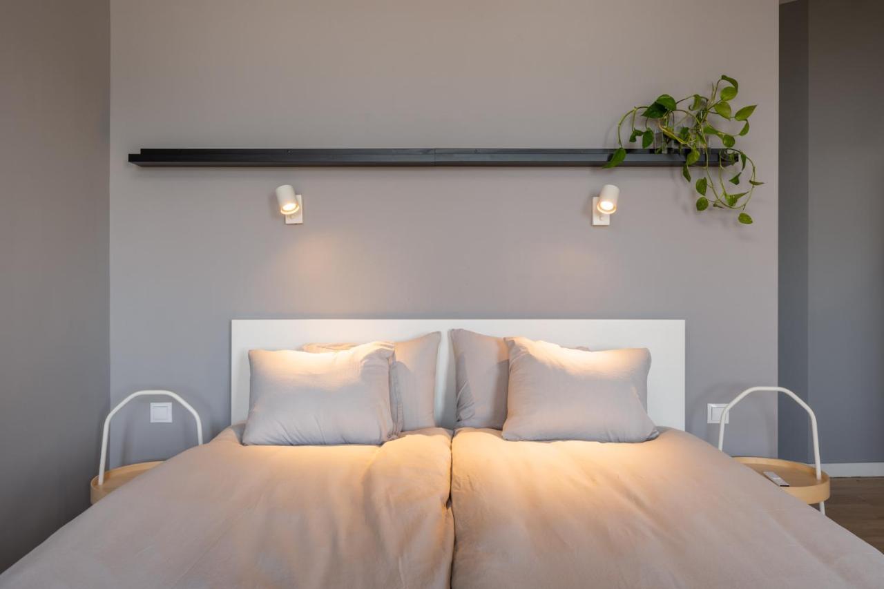 Cosy Studio With River View Riga Esterno foto